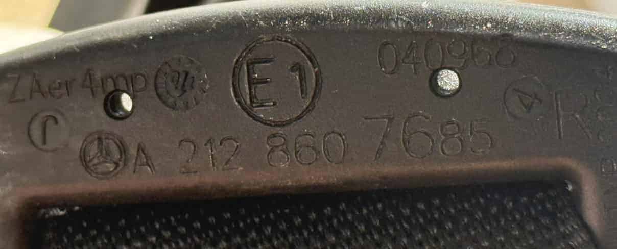 Gurtstraffer Sicherheitsgurt vorne LINKS Mercedes Benz W212 E-Klasse 2010