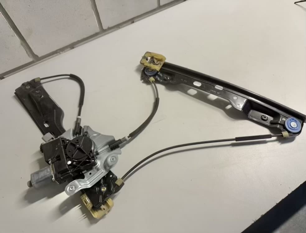 Fensterheber Motor mit Gestänge Links Vorne OPEL ASTRA-J 2011 915367104, 9664311