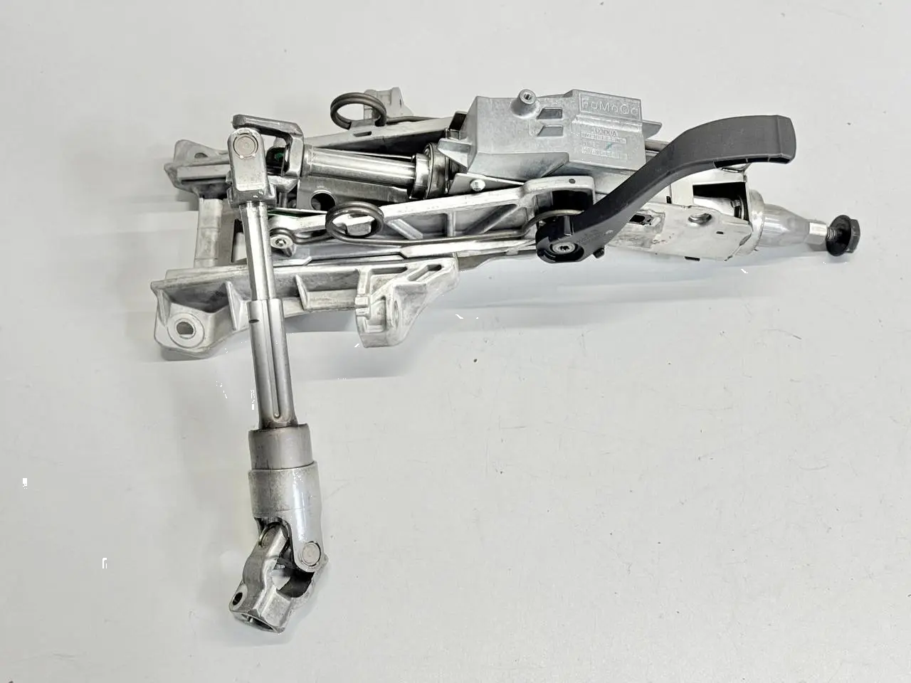 Lenksaeulenverriegelung Lenkradschloss Ford C-Max 1.0L EcoBoost 2014 7G913F880