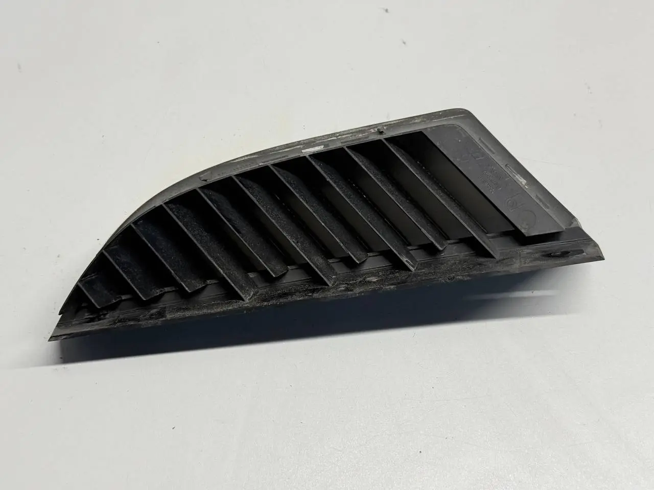 Gitter Stoßstange vorne rechts Mitsubishi Colt 2006 1,3 MN127774