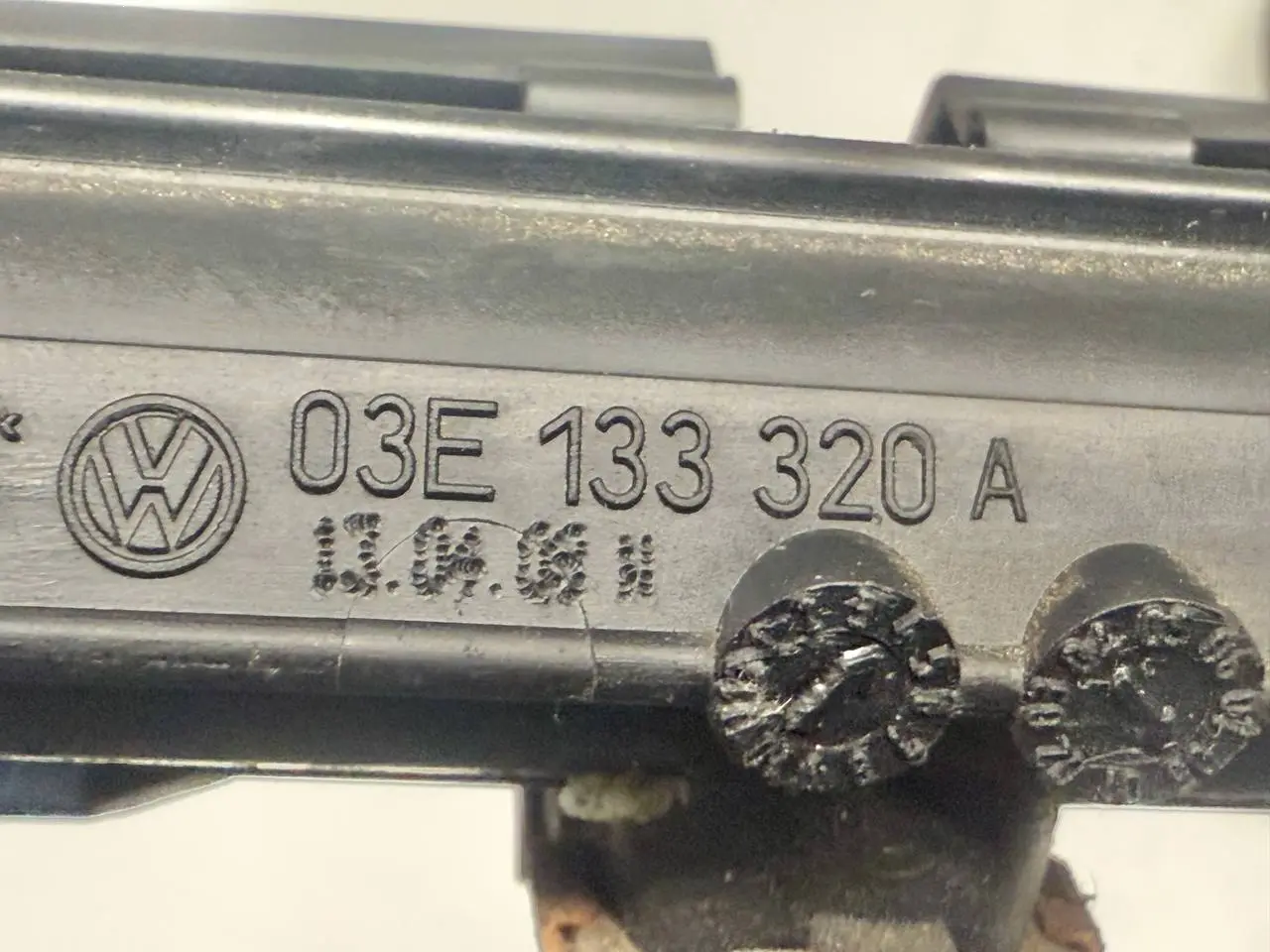 Kraftstoffverteiler Einspritzleiste VW Polo 9N1 1,2L 2002 03E133320A