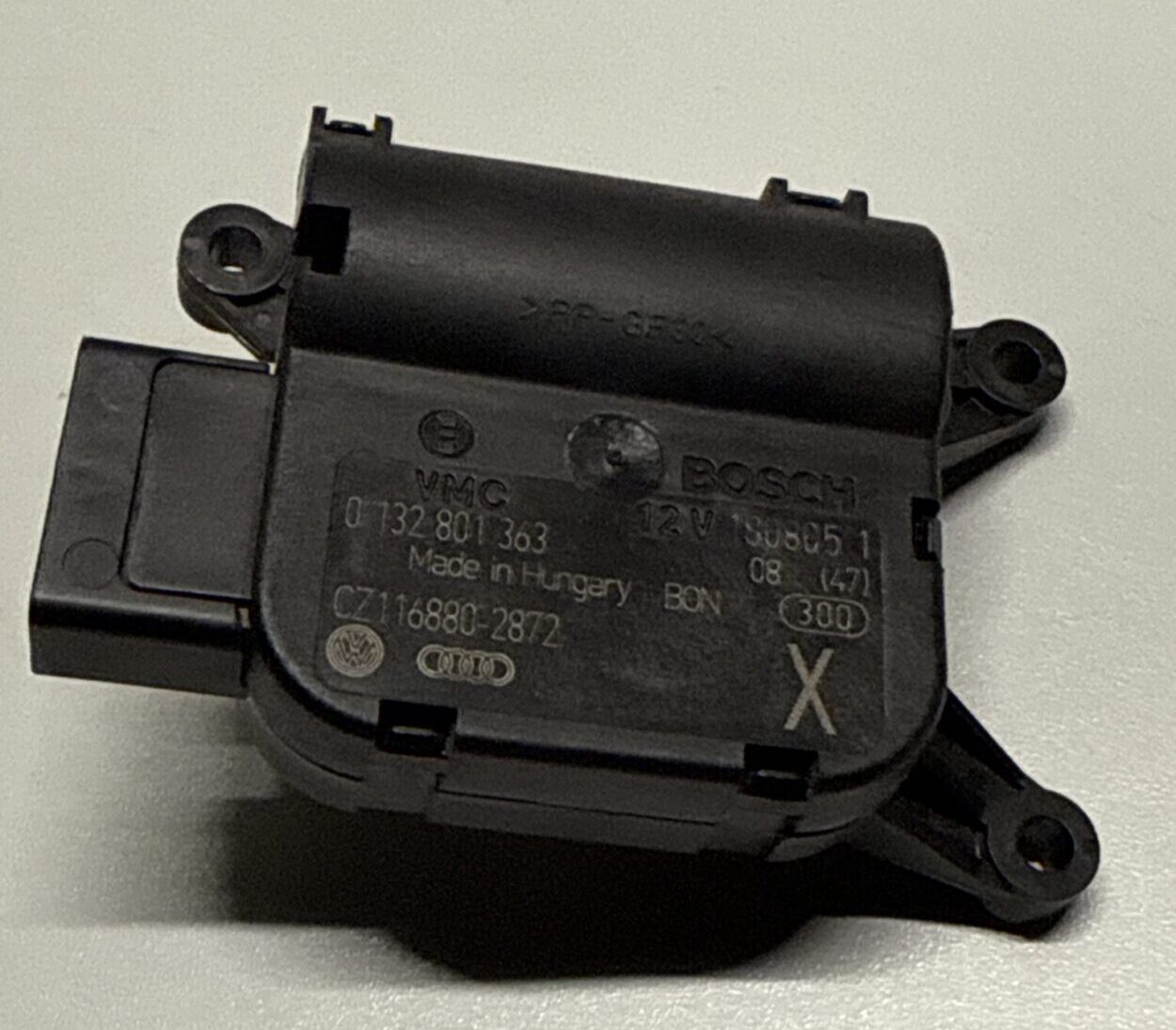 Heizung Stellmotor BOSCH VW Passat 3C 3C1907511, 0132801363