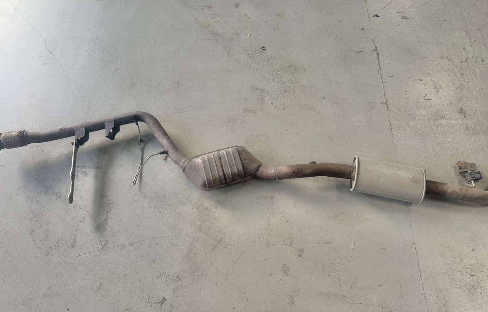 Auspuffanlage komplett mit Kat. BMW 116i E81 E87 2009
