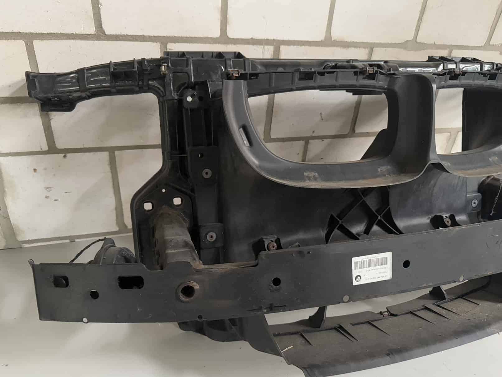 Frontpaneel Frontblech Stoßstangenrahmen vorne Träger BMW 116i E81 E87 2011