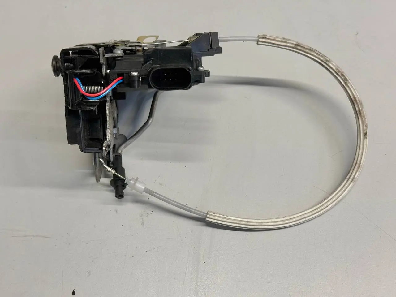 Türschloss mit Stellmotor vorne Links Audi A6 Avant 4B5 TDI 2.5L 2002 401837015