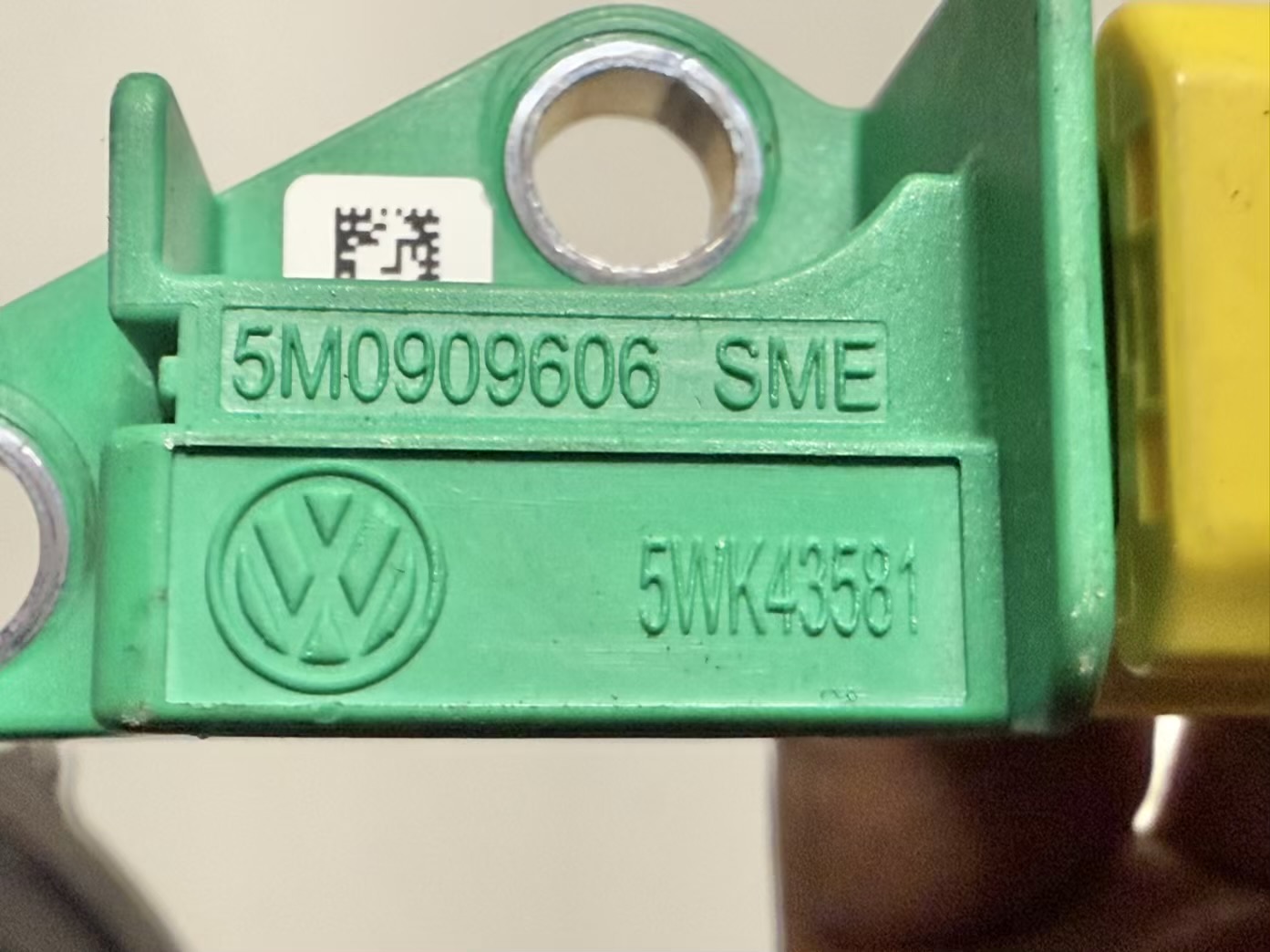 Crashsensor Airbag VW Golf Plus 2009 5M0909606, 5WK43581