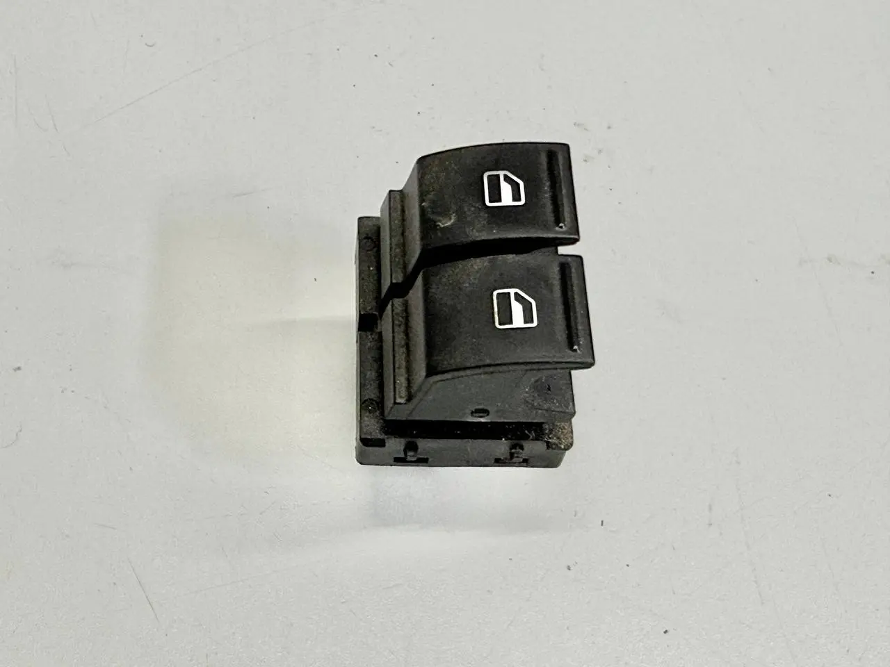 Fensterheber Schalter links VW Golf5 1K1 1.4L 1K3959857A