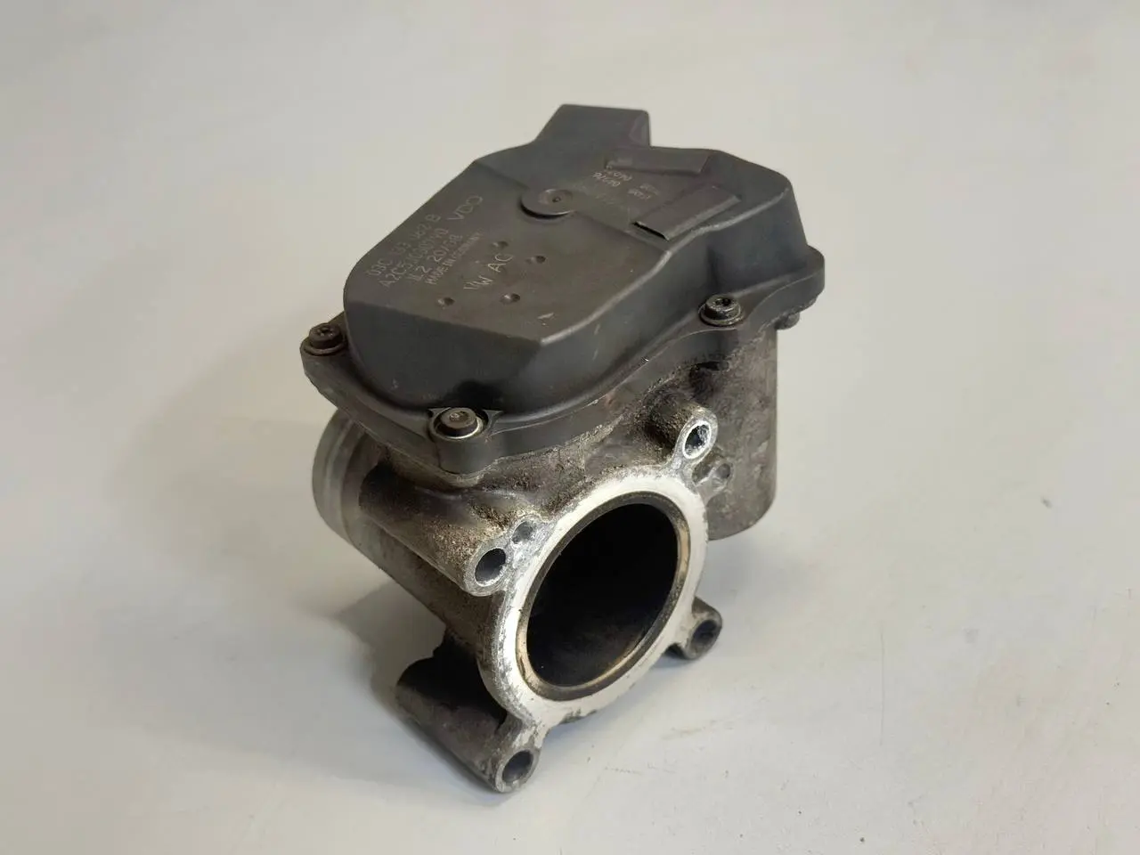 Drosselklappe Stellmotor Klappenstutzen Polo 9N VW Passat 3C 2.0l FSI 03C133062B