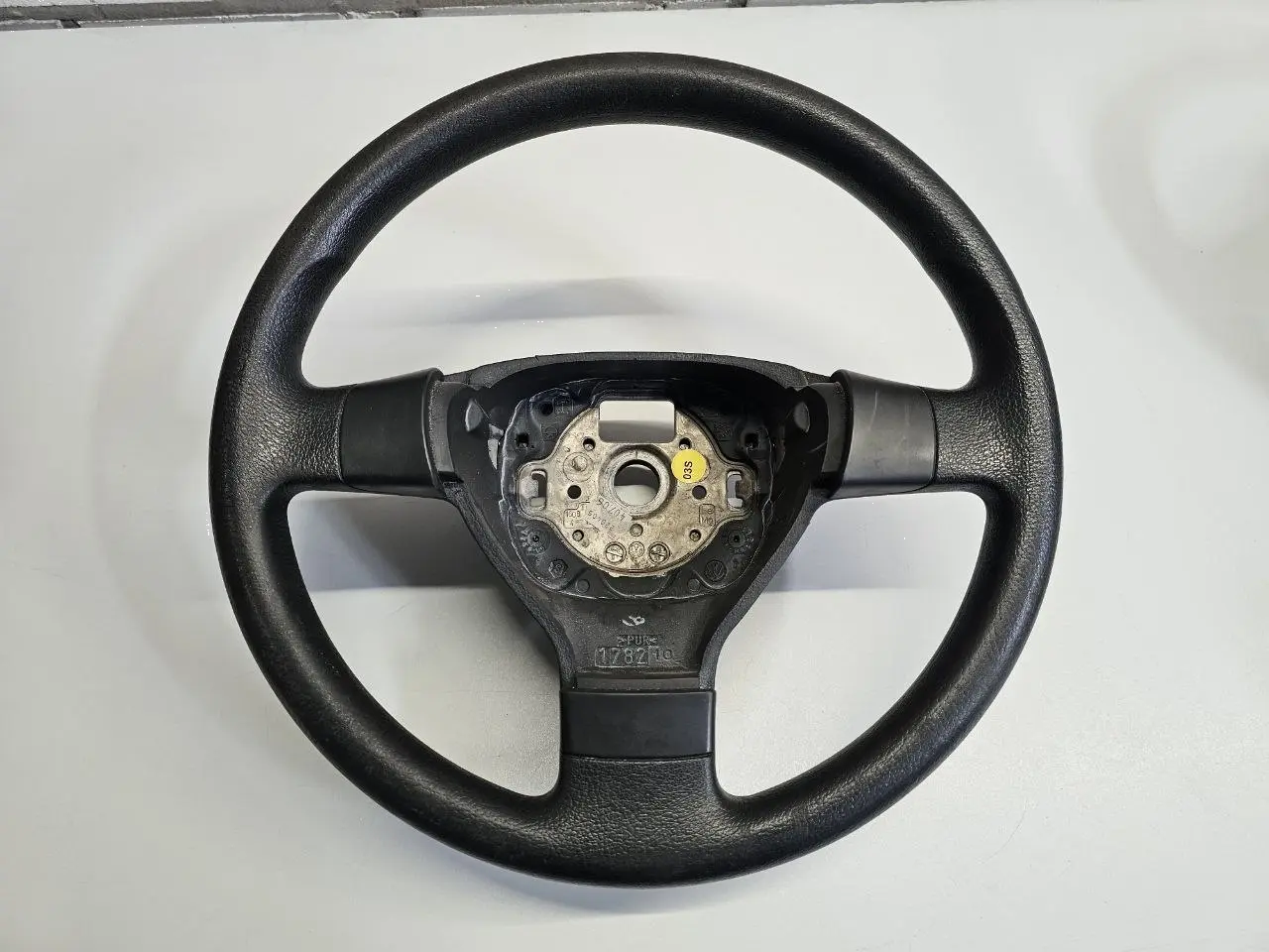 Lenkrad Airbaglenkrad Kunststofflenkrad fuer VW Golf5 1K1 1.4L 1K0419091AG