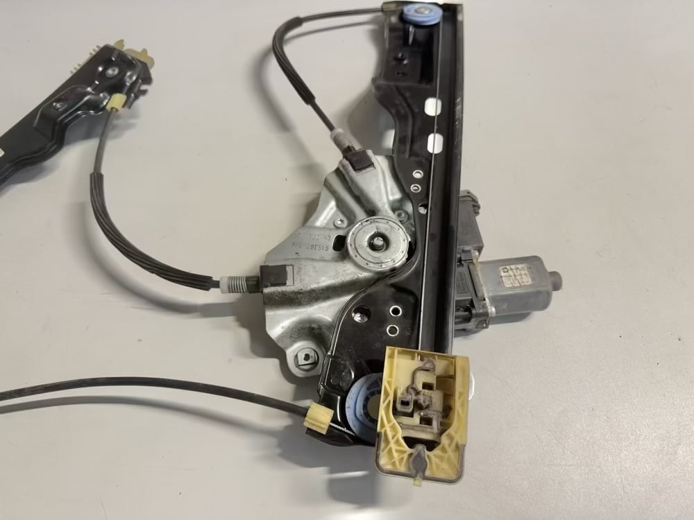 Fensterheber Motor mit Gestänge Links Vorne OPEL ASTRA-J 2011 915367104, 9664311