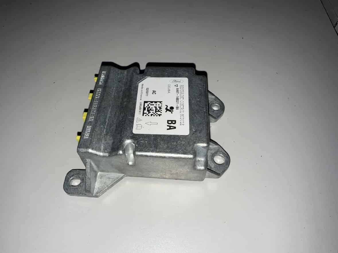 Airbag steuergerät Ford Fiesta 1.25L 2010