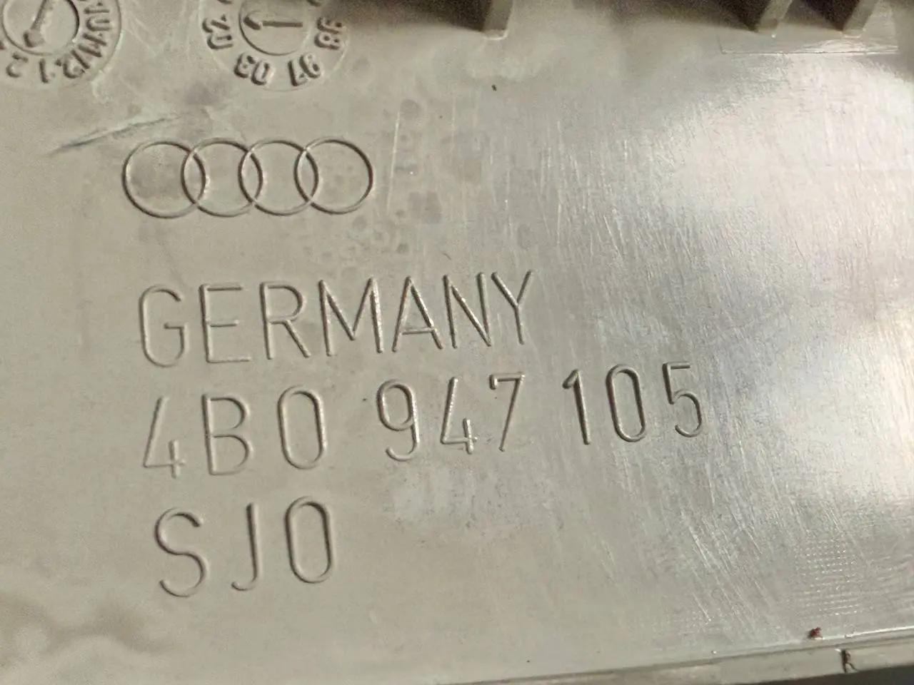 Innenleuchte Innenraumbeleuchtung A6 Avant 4B5 TDI 2.5L 2002 4B0947105