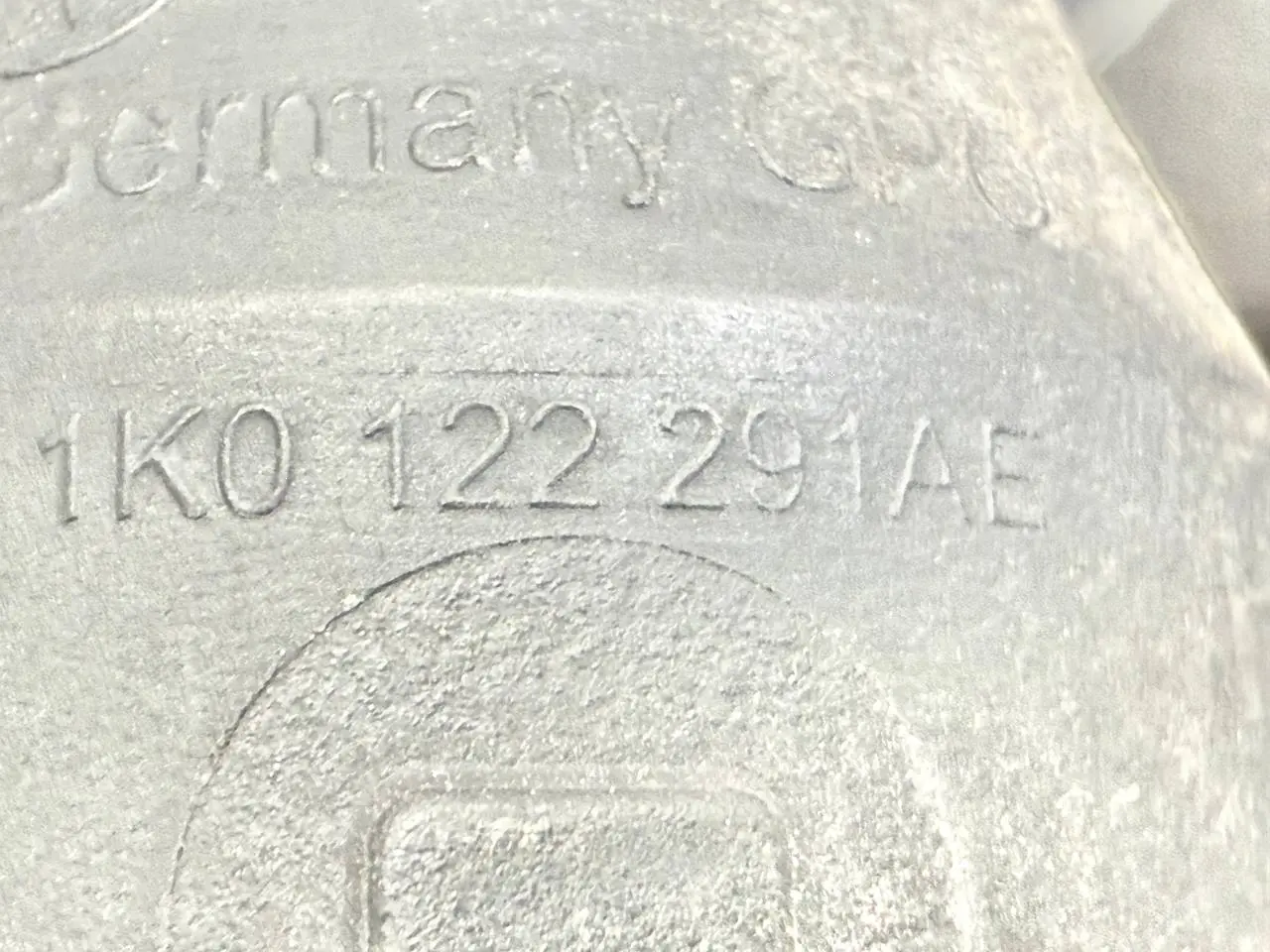 Kuehlmittelflansch Schlauch 1K0122291 VW Passat Golf5 3C 2.0l FSI 1K0122051
