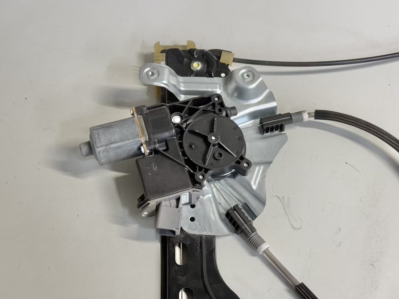 Fensterhebermotor Vorne Rechts OPEL ASTRA-J 2011 0130822411, 966432103, 91536810
