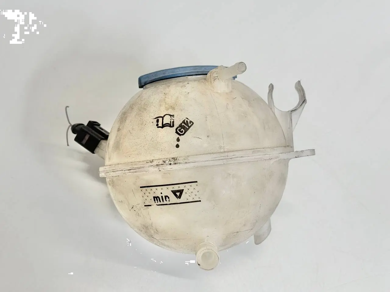 Ausgleichsbehaelter Kuehlwasserbehälter Passat 3C VW Golf5 1K1 1.4L 1K01214074
