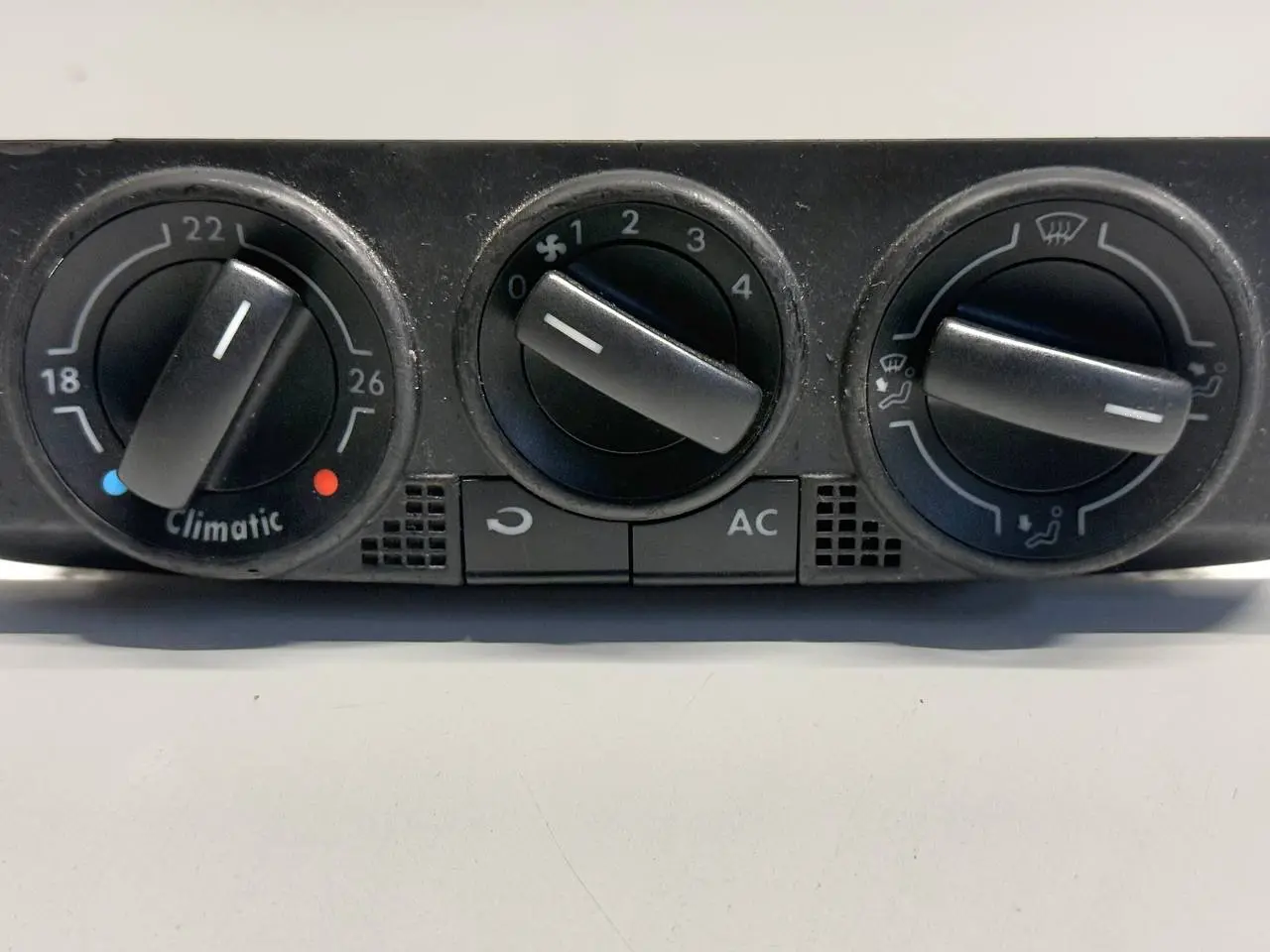 Klimabedienteil Heizungsregler Steuergerät VW Polo 9N1 1,2L 2002 6Q0820045