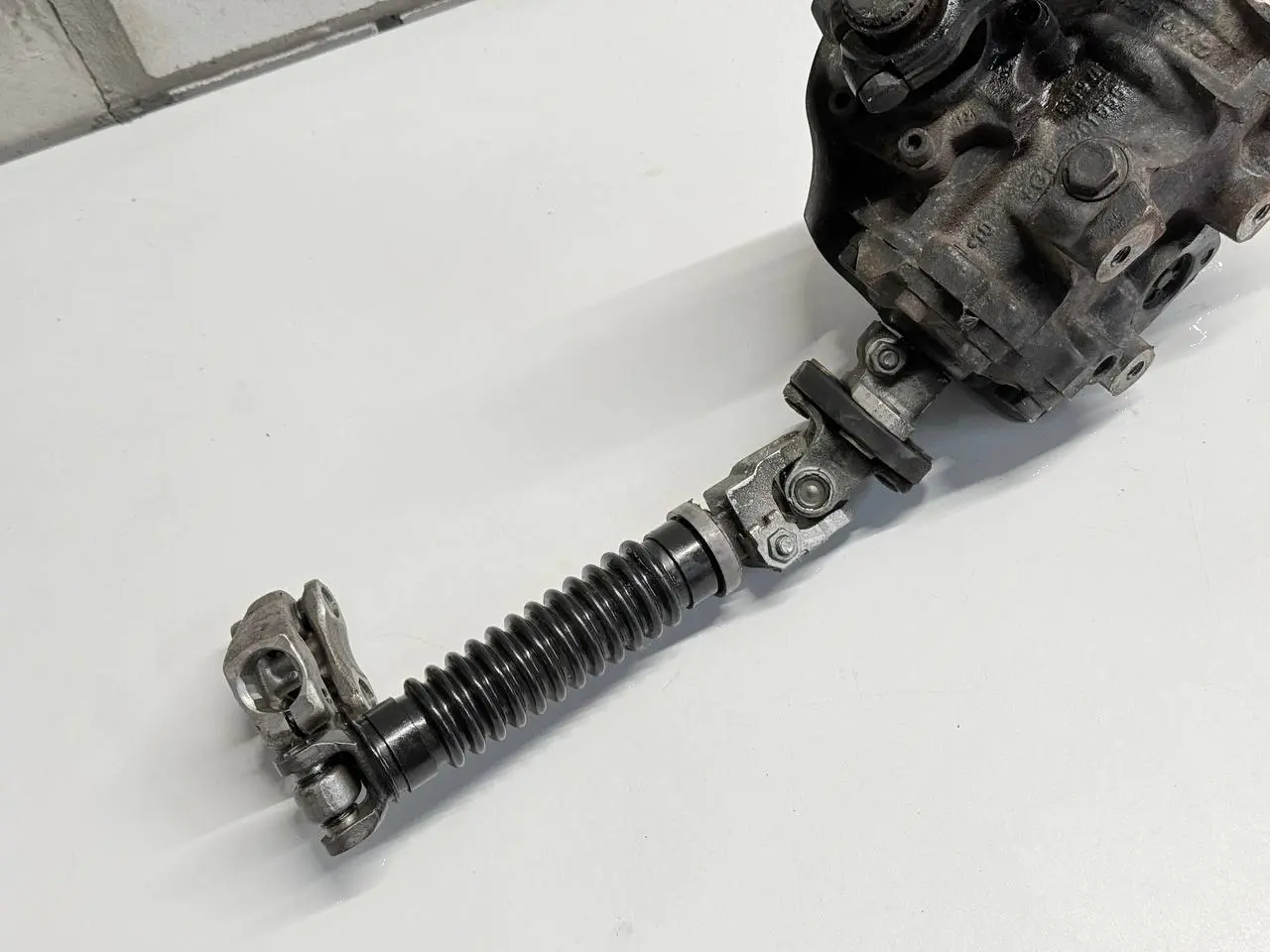 Lenkgetriebe Servolenkung Kreuzgelenk Mercedes BENZ CLK 320 1999 W208 2024810601