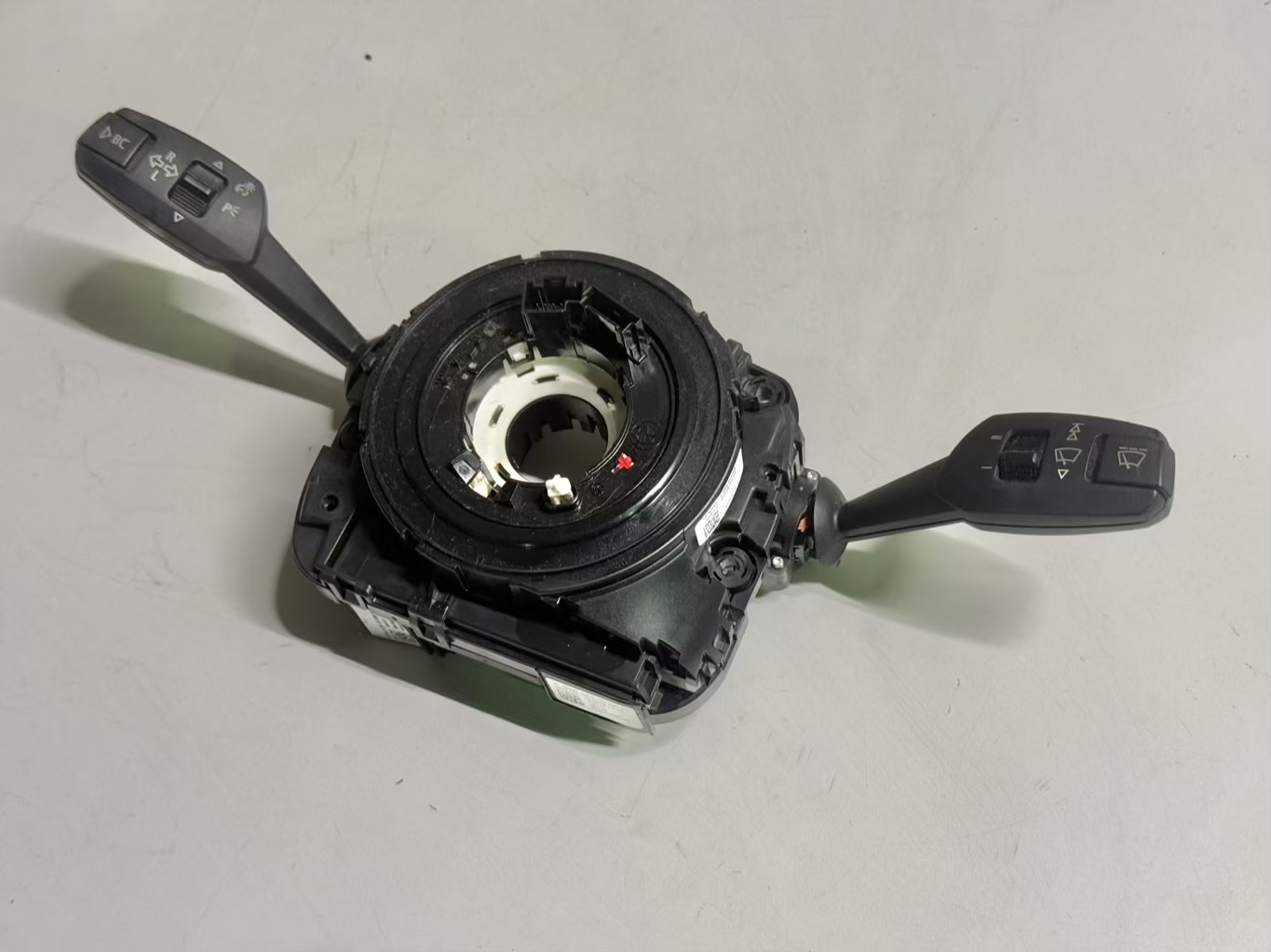 Schleifring Lenkstockschalter Blinker Hebel BMW 116i E81 E87 2011 LZ912303003