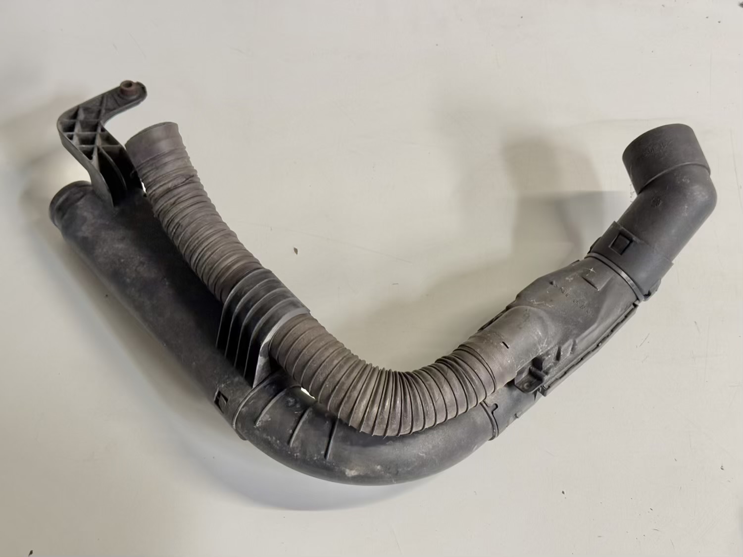 Ansaugschlauch für Luftfilter Golf 4 1,4 1J1 1998 1J0129594D, 4607327799