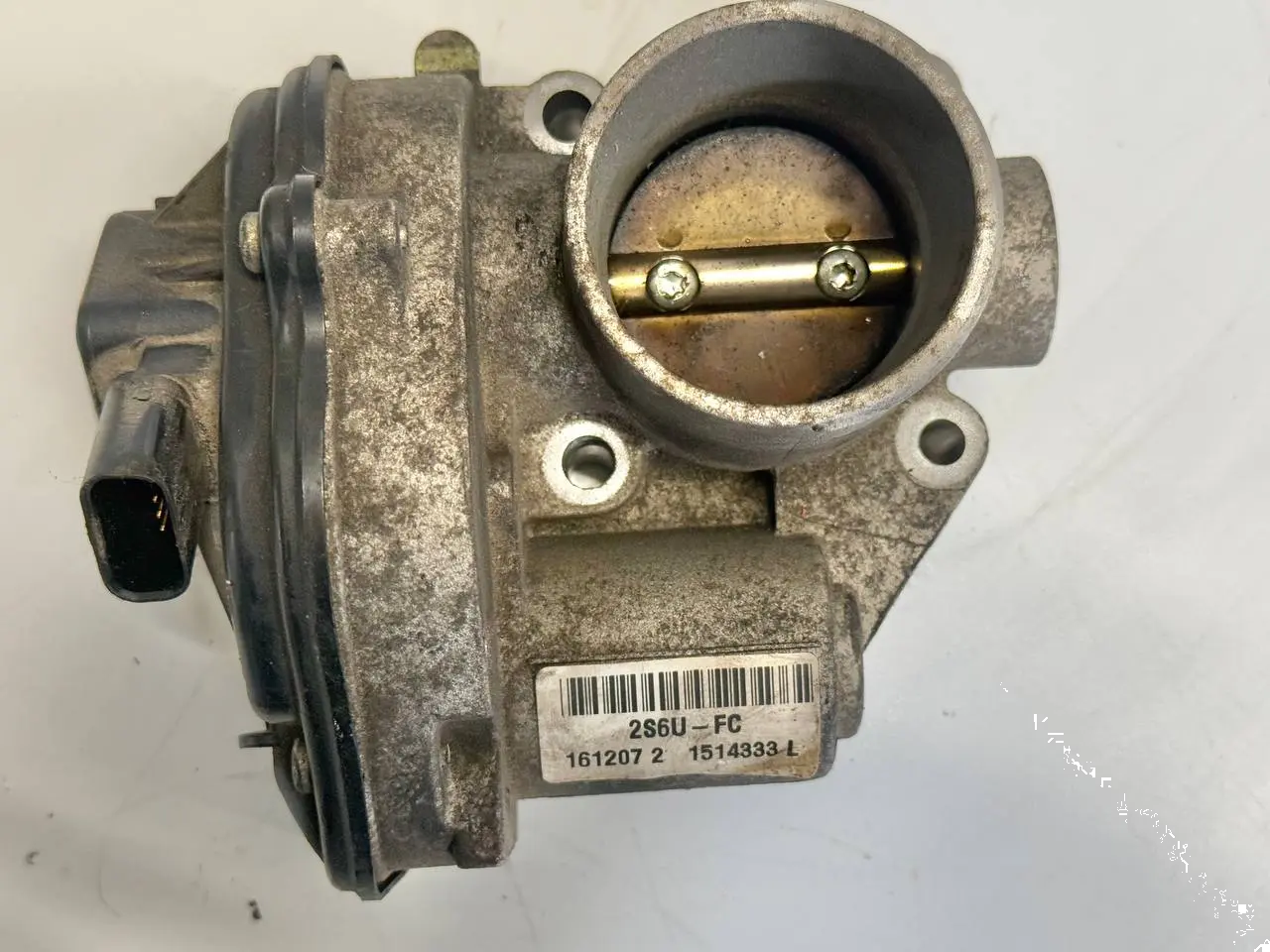 Drosselklappe Drosselklappenstutzen Gasdrossel FORD Fiesta 1.4L 2008 2S6UFC