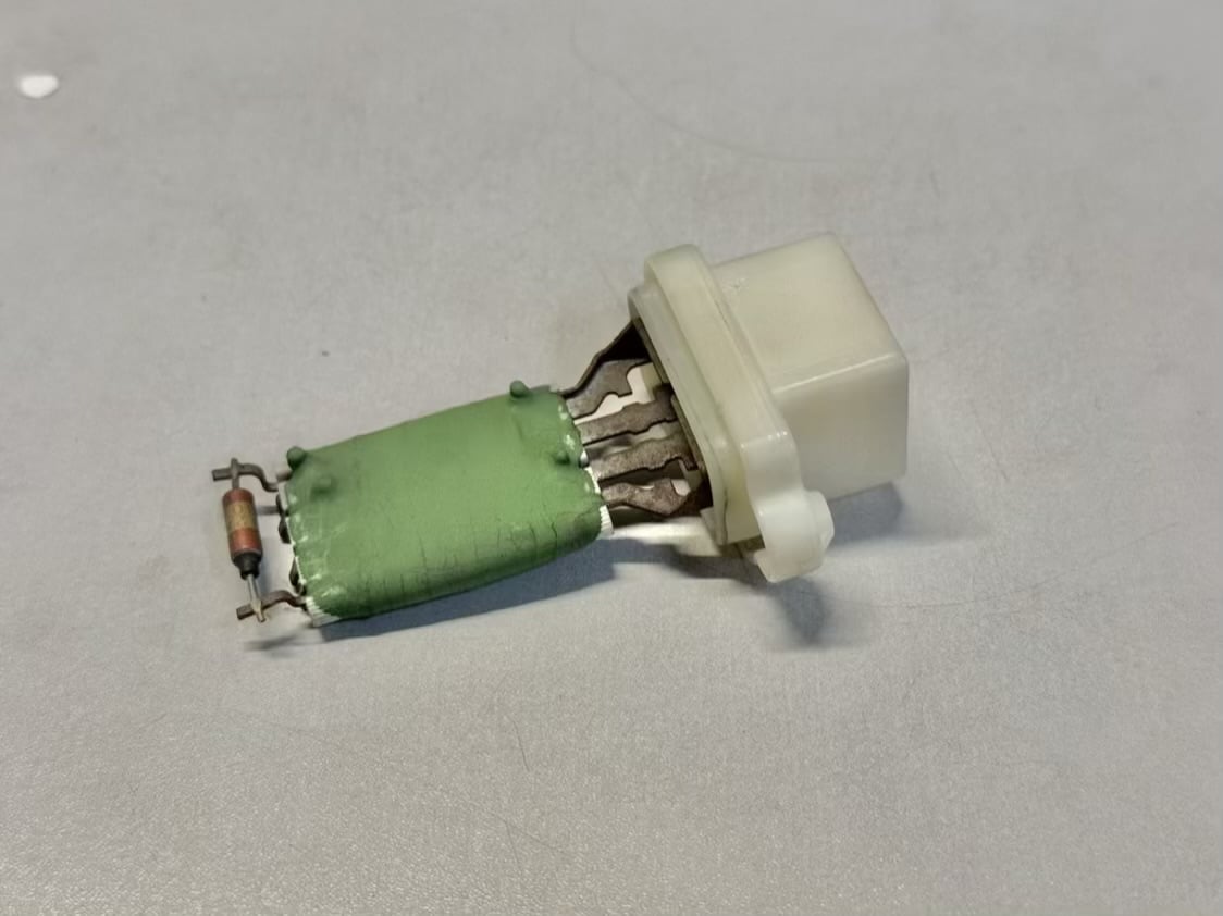 Gebläse Widerstand Heizungswiderstand Ford Fiesta 1.25L 2010 8M5H18B647AC