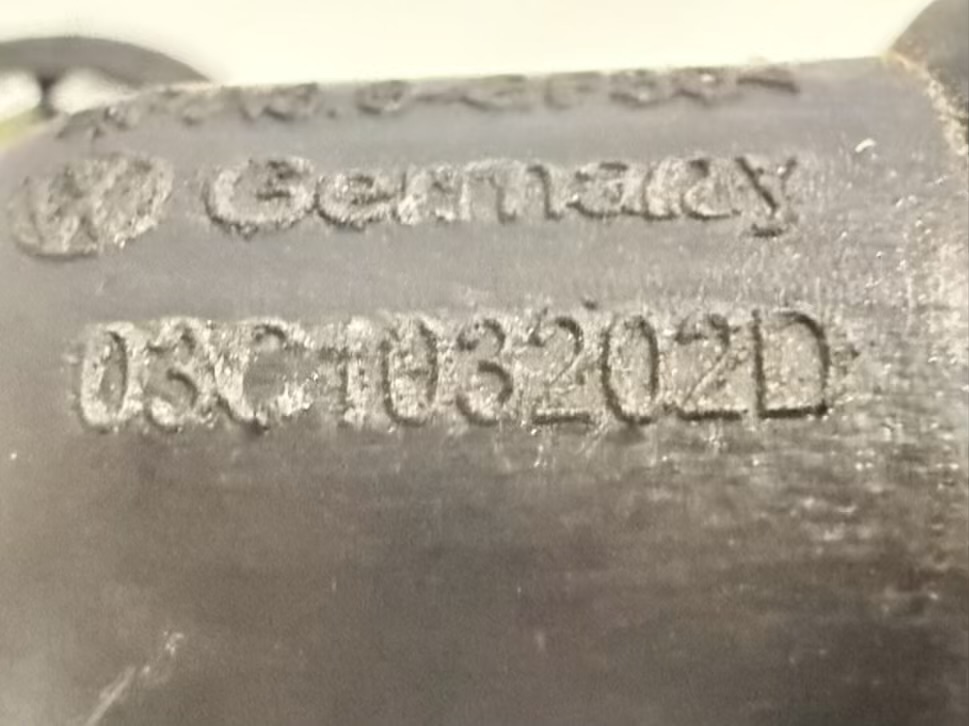 Entlüftungsschlauch Turbo VW Golf Plus 2009 1,4 TSI 03C103175G, 03C103493