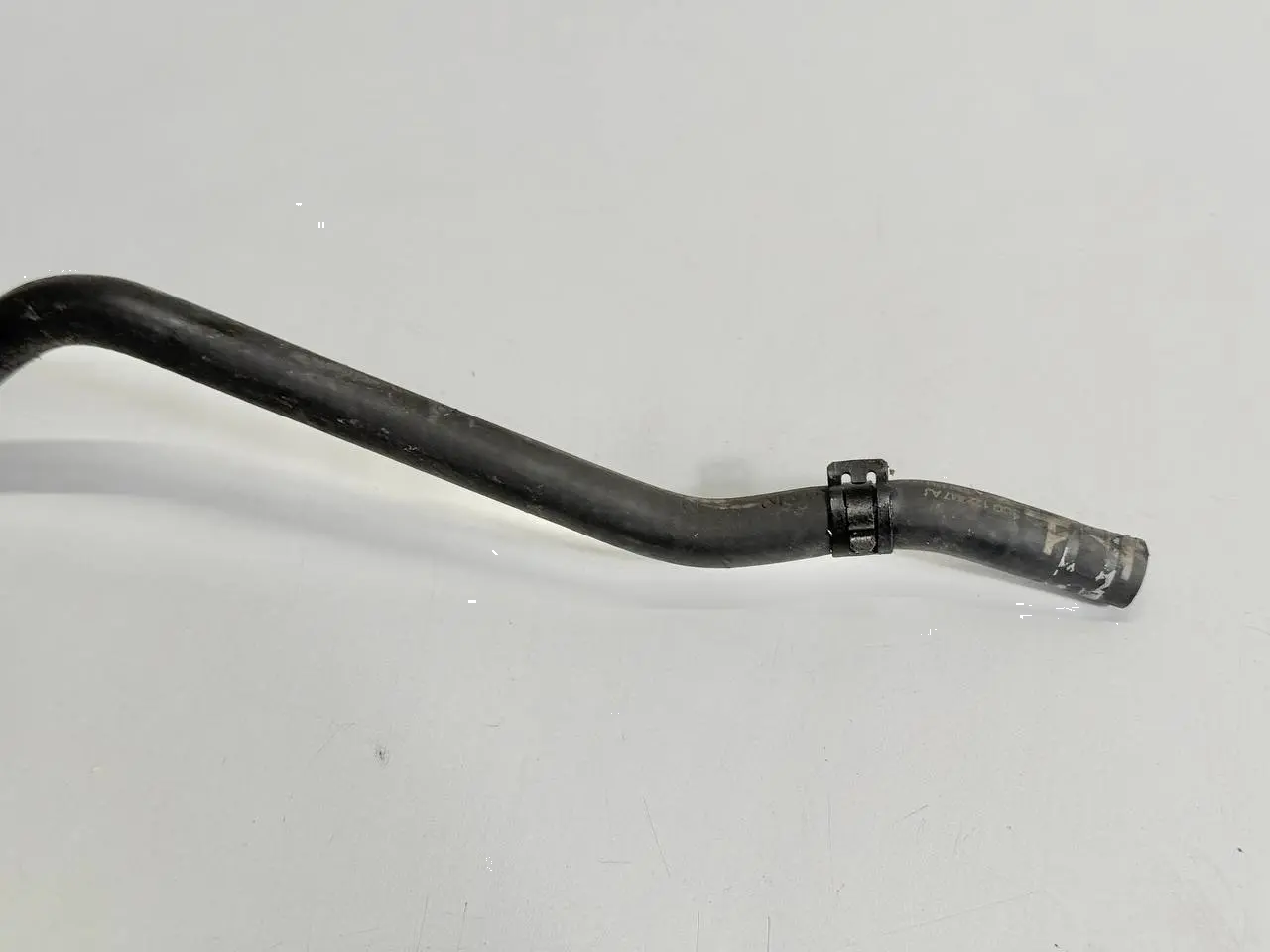 Kuehlrohr Rohr Wasserschlauch Passat 3C 2.0l VW Passat 3C 2.0l FSI 3C0122447AJ