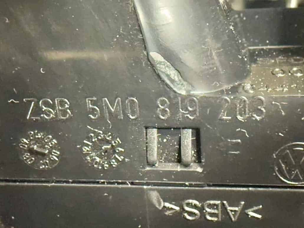 Innenausstattung Mittelkonsole hinten Braun VW Golf Plus 2009 5M0863289