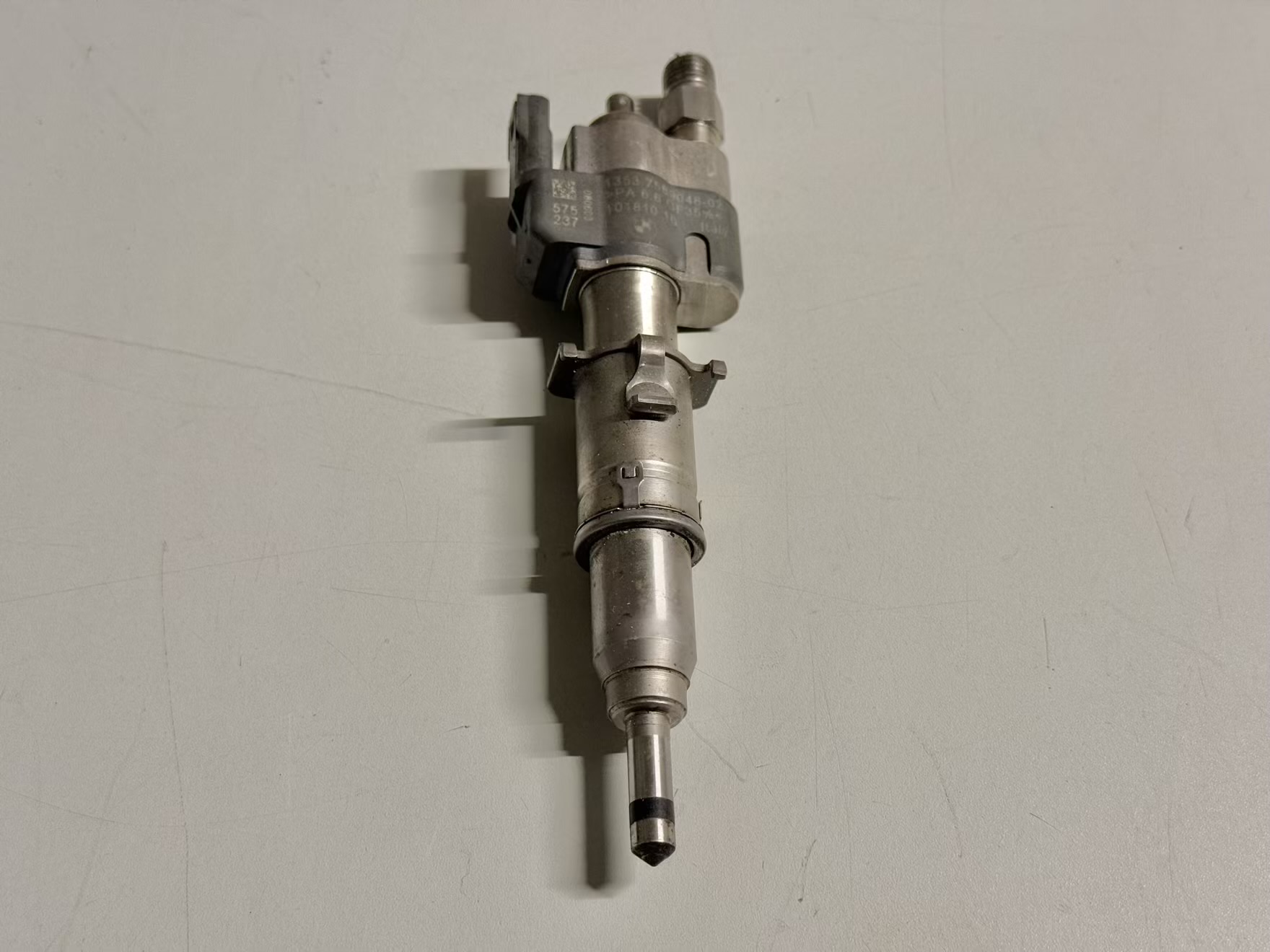 Injektor Einspritzdüse Benzin N43 BMW 116i E81 E87 2011 13537589048, 10181010