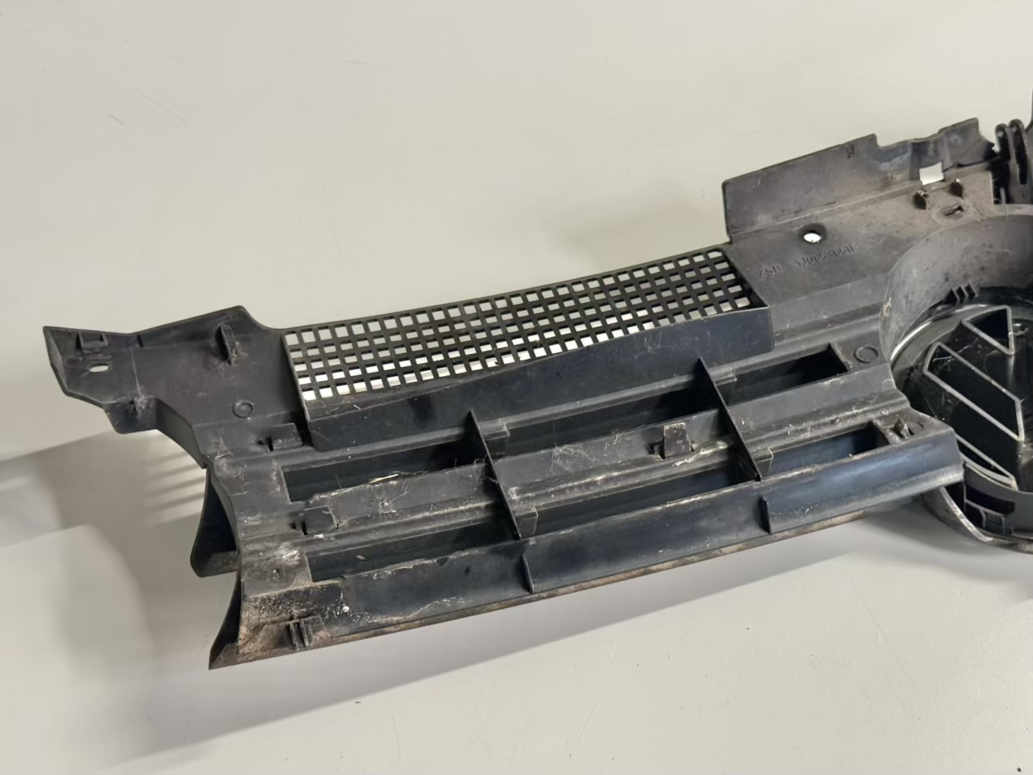 Kühlergrill Frontgrill Grill vorne Golf 4 1,4 1J1 1998 1J0853651G FC:LC4V