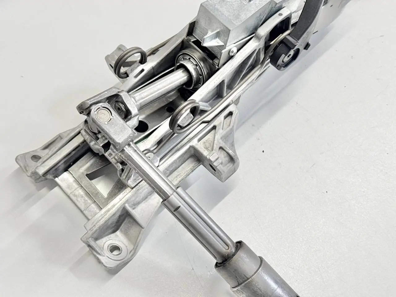 Lenksaeulenverriegelung Lenkradschloss Ford C-Max 1.0L EcoBoost 2014 7G913F880