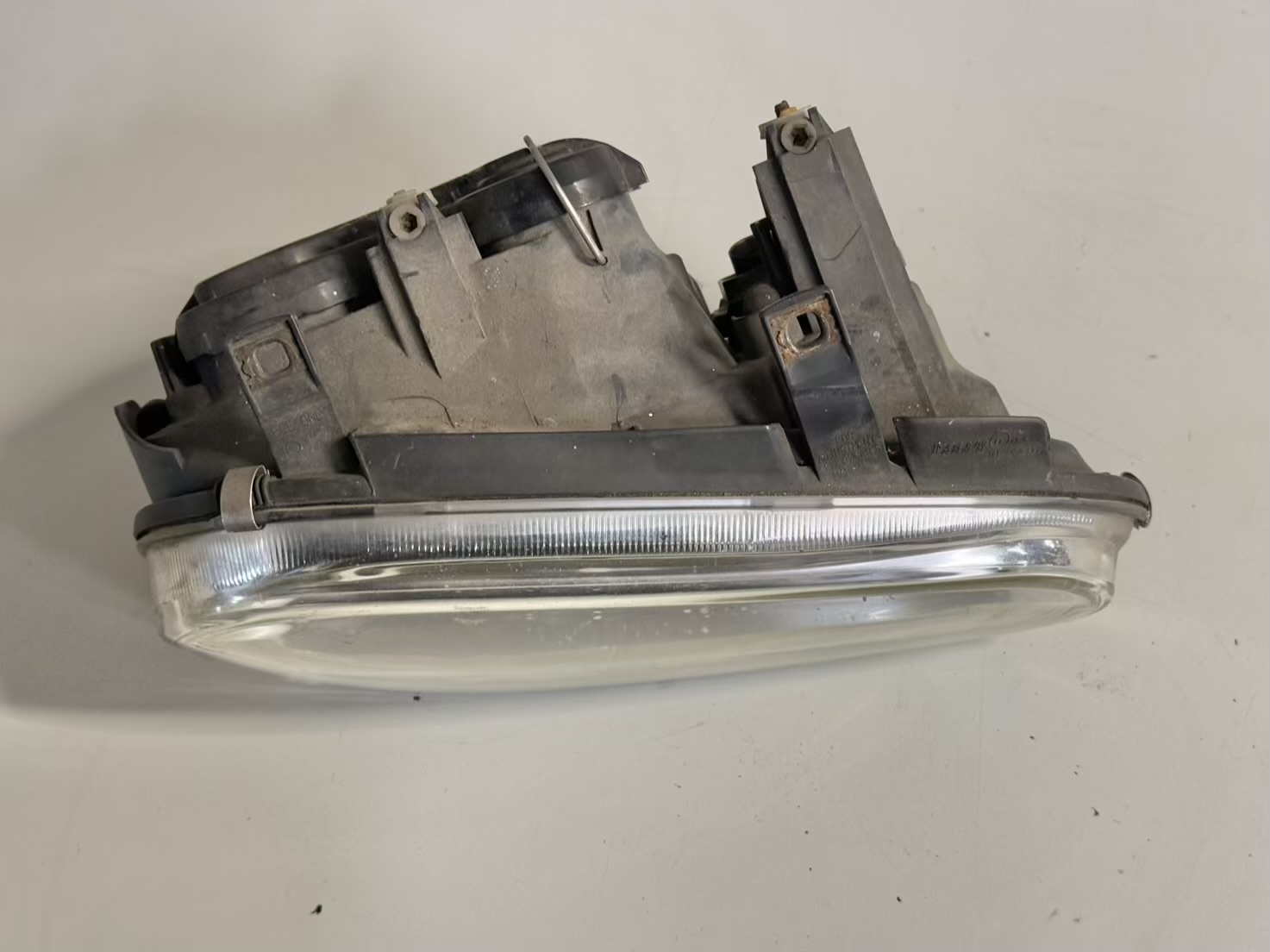 Hella Scheinwerfer Frontscheinwerfer recht Golf 4 1,4 1J1 1998 150146-00