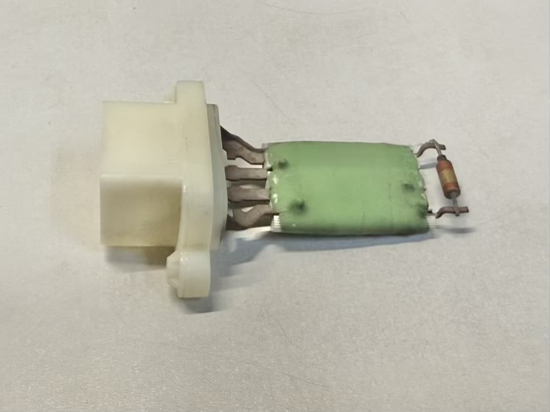 Gebläse Widerstand Heizungswiderstand Ford Fiesta 1.25L 2010 8M5H18B647AC