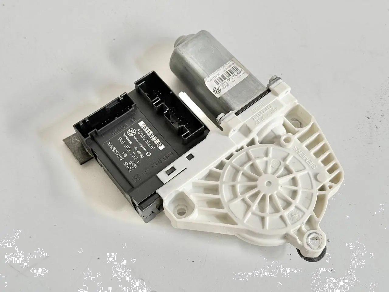 Fensterheber Motor vorne rechts inkl. VW Passat 3C Kombi 2008 1K0959792L
