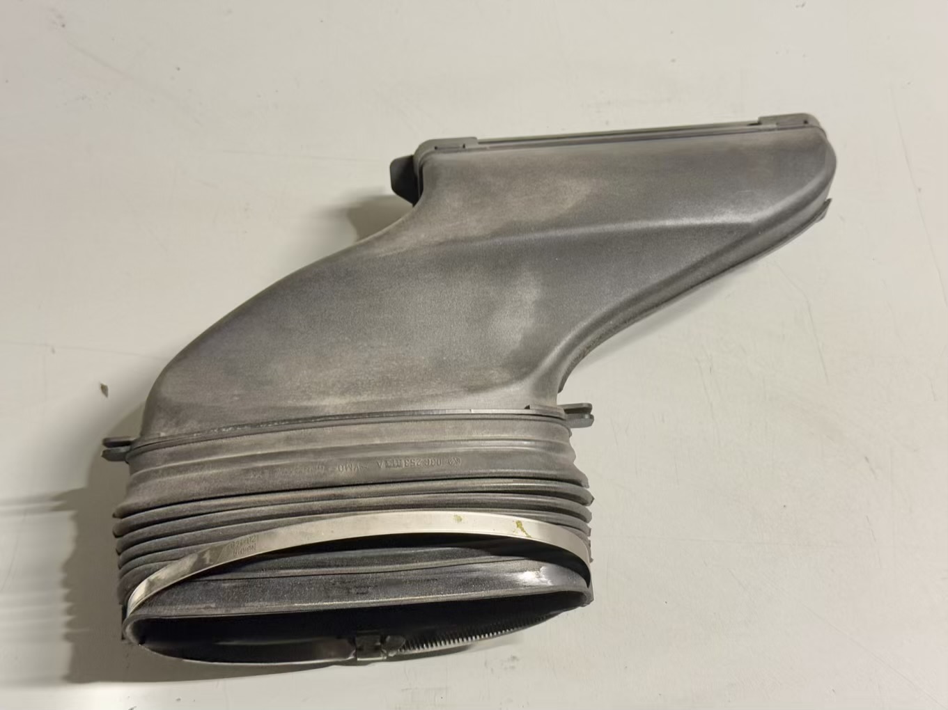 Ansaugschlauch Ansaugstutzen VW Touran 1.6 FSI Trend 1T1 2003 03C253813A