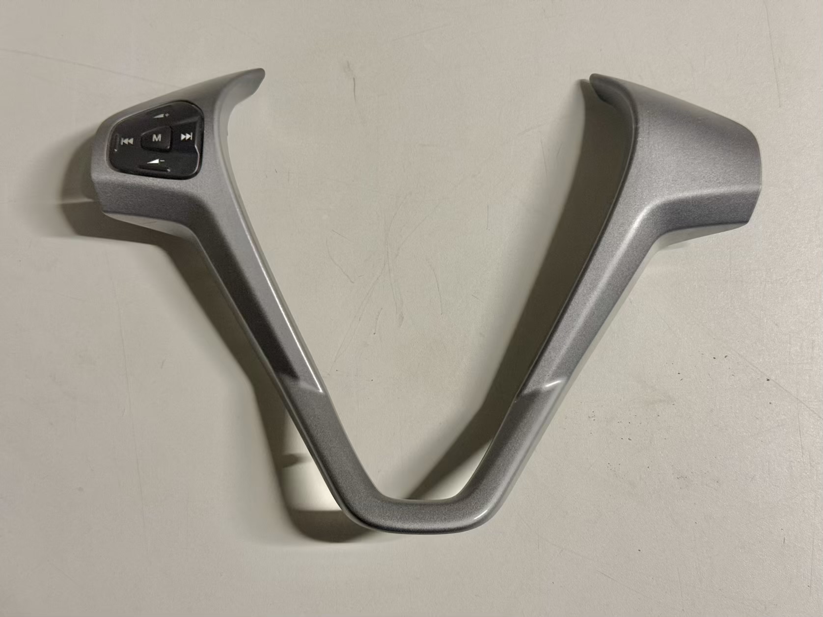 Abdeckung Lenkrad Multifunktionstaste Ford Fiesta 1.25L 2010 8A6T14K147