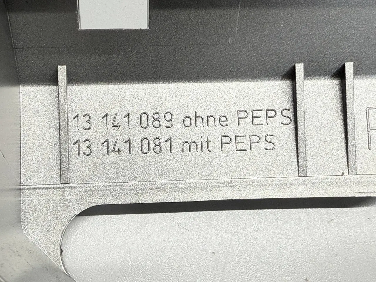 Abdeckung Mittelkonsole Lüftungsgitter Radioblende ASTRA-H 1.6 2007 331985437