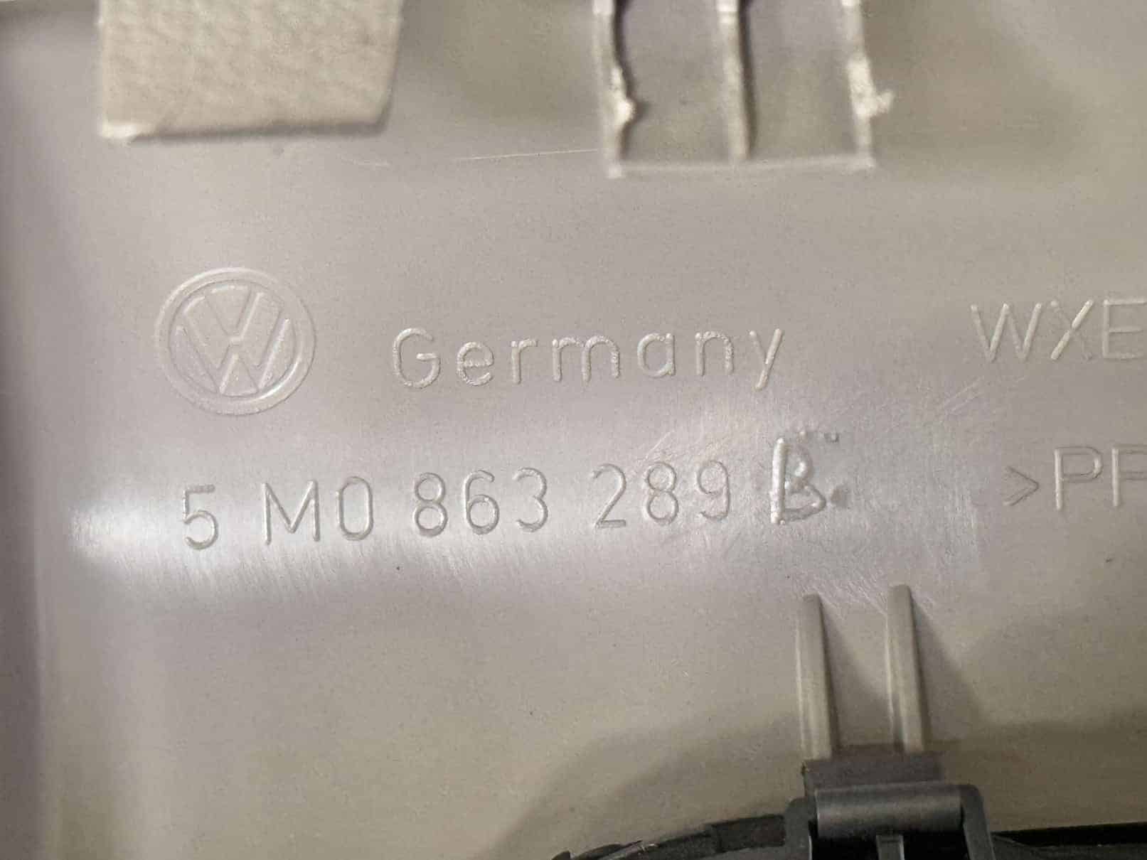 Innenausstattung Mittelkonsole hinten Braun VW Golf Plus 2009 5M0863289
