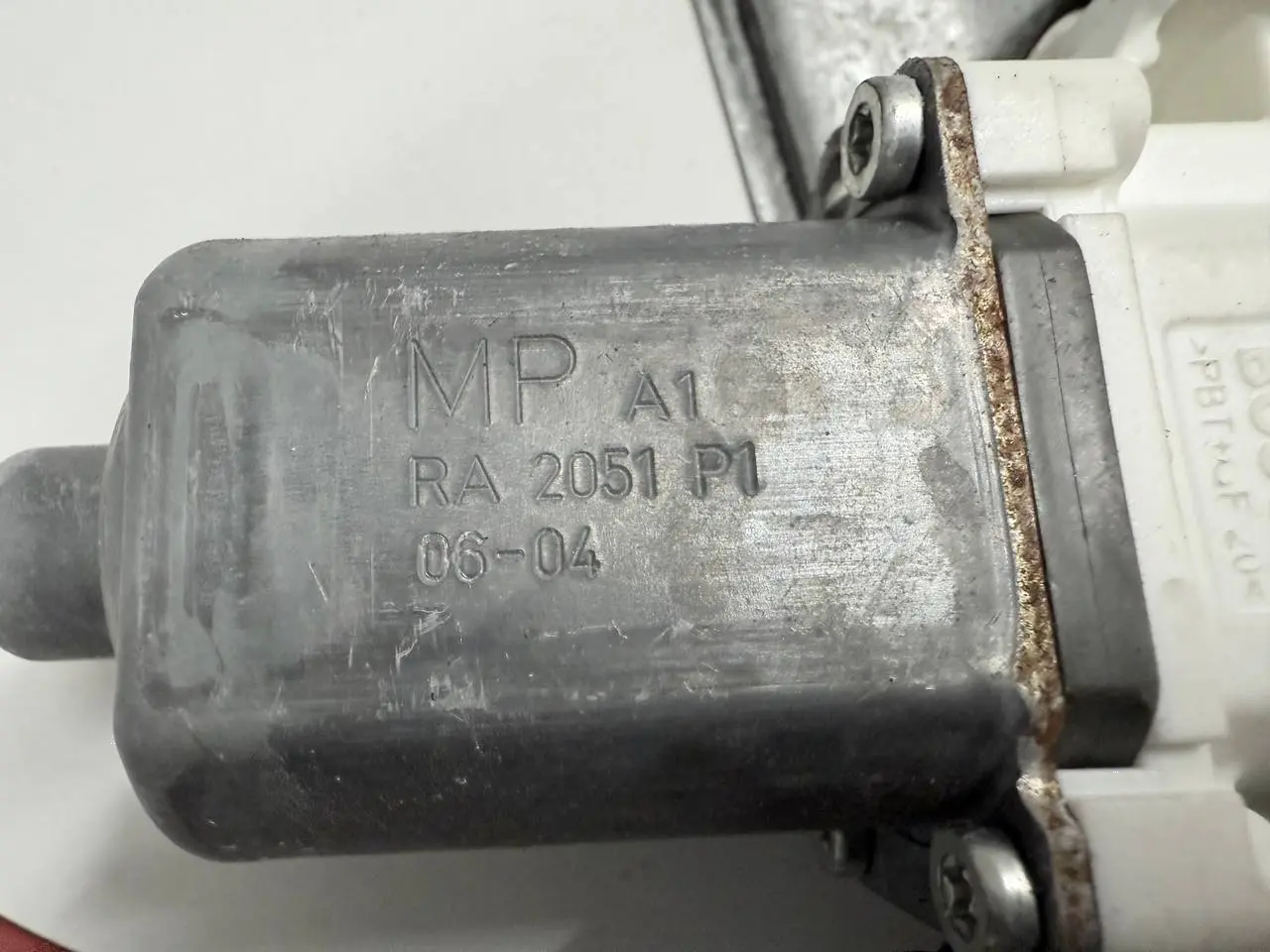 Fensterheber Motor vorne links Mitsubishi Colt 2006 1,3 0130822206