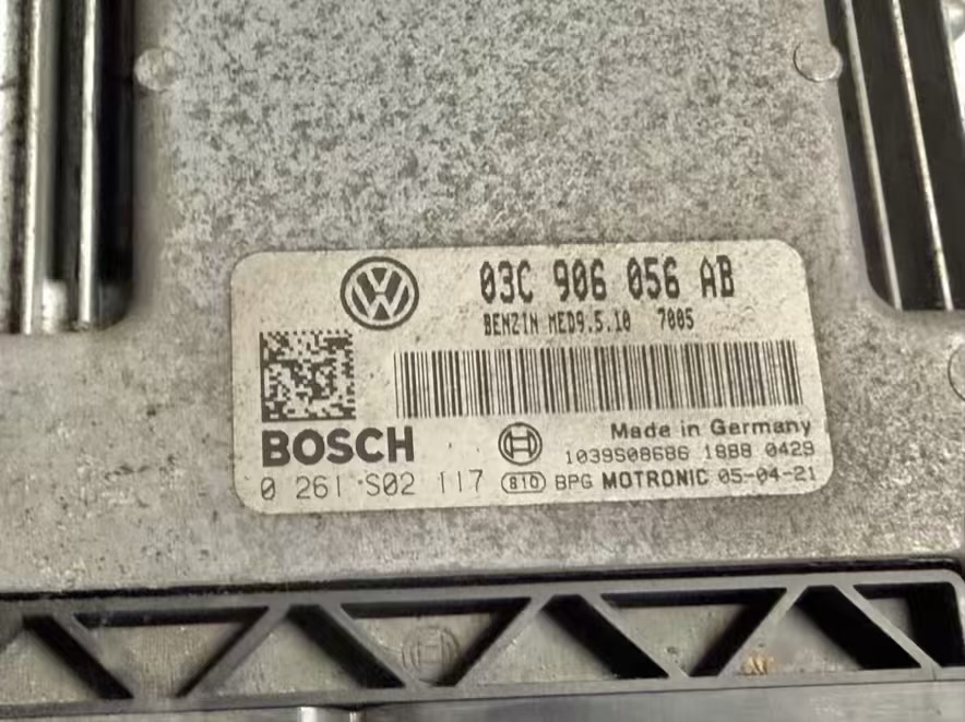 Motorsteuergerät ECU VW Golf Plus 2005 5M1 1,6 FSI 03C906056AB, 0261S02117