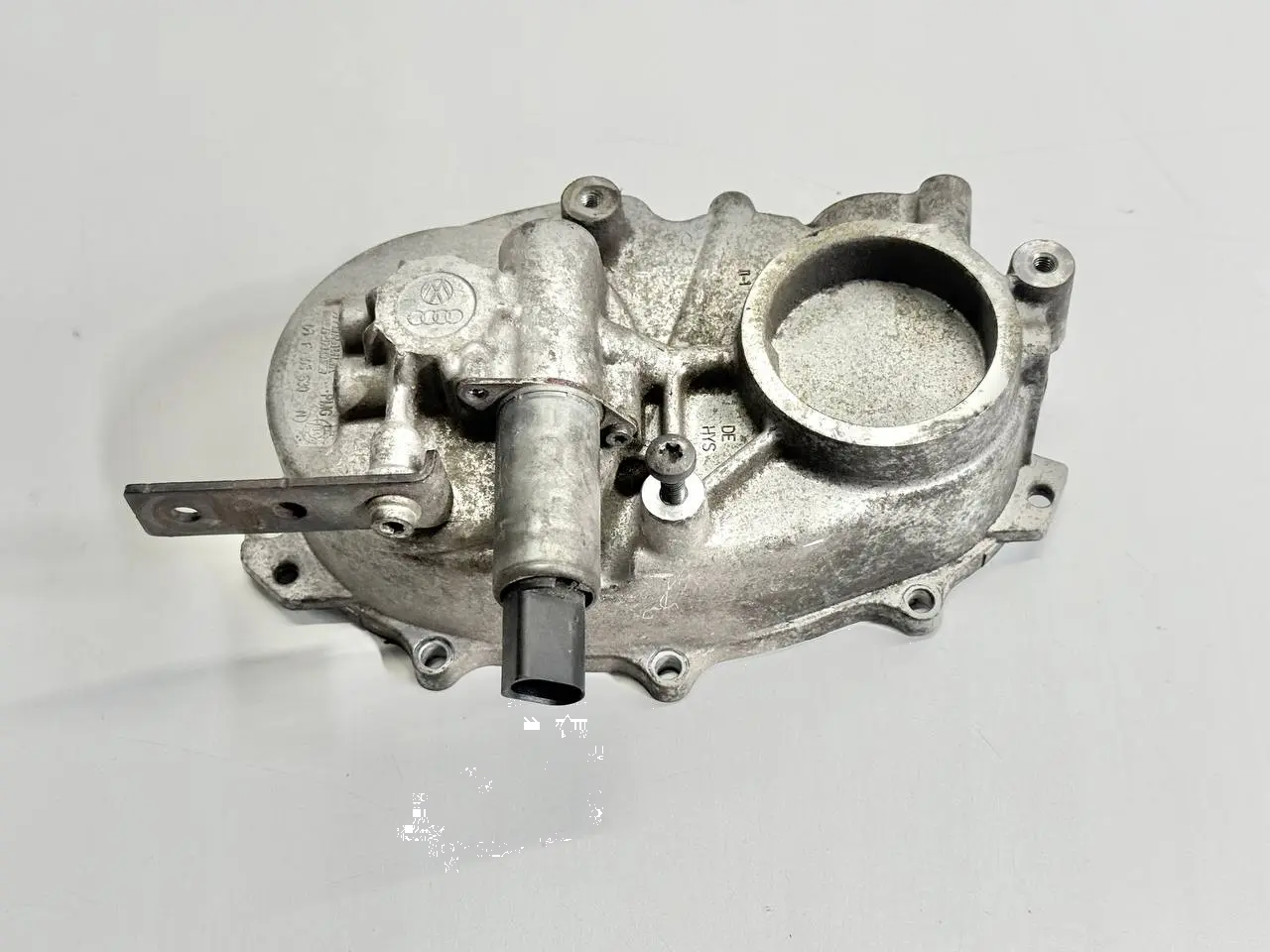 Gehaeuse Nockenwellenversteller Golf Plus 2005 VW Passat 3C 2.0l FSI 06F103530
