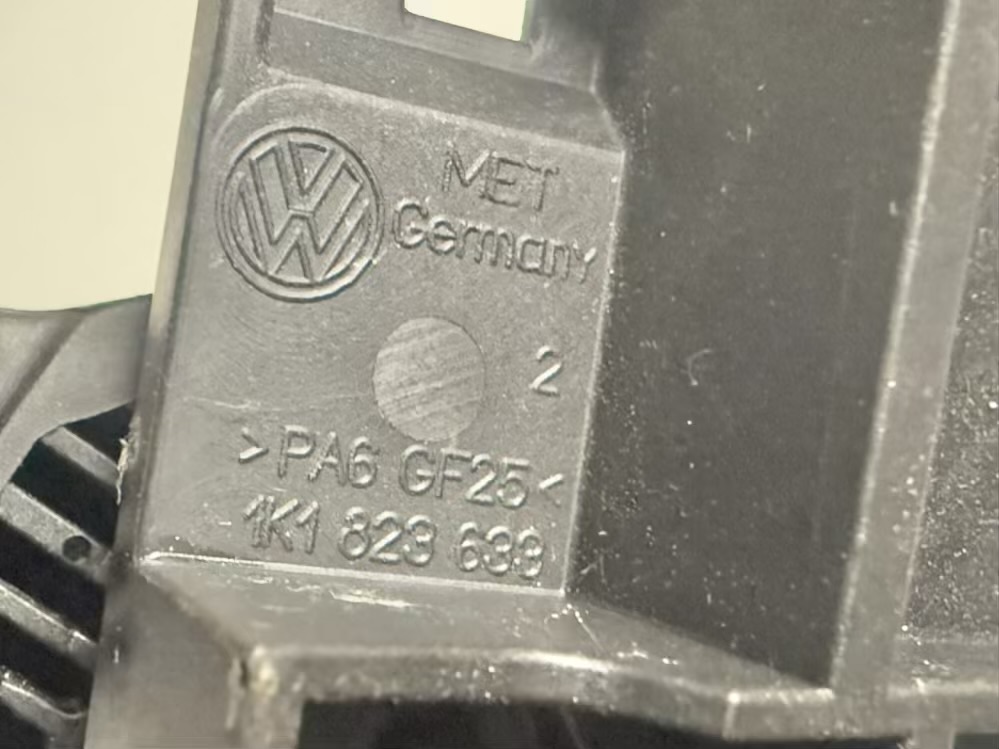 Griff Hebel Motorhauben Zug Motorhaube VW Golf5 1K1 1.4L 1J1823533C, 1K1823633