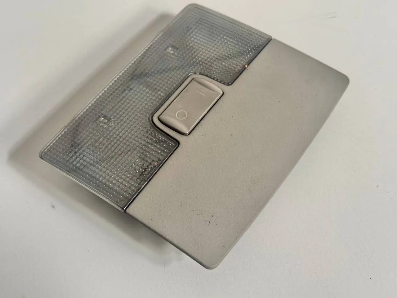 Innenleuchte Innenraumbeleuchtung A6 Avant 4B5 TDI 2.5L 2002 4B0947105