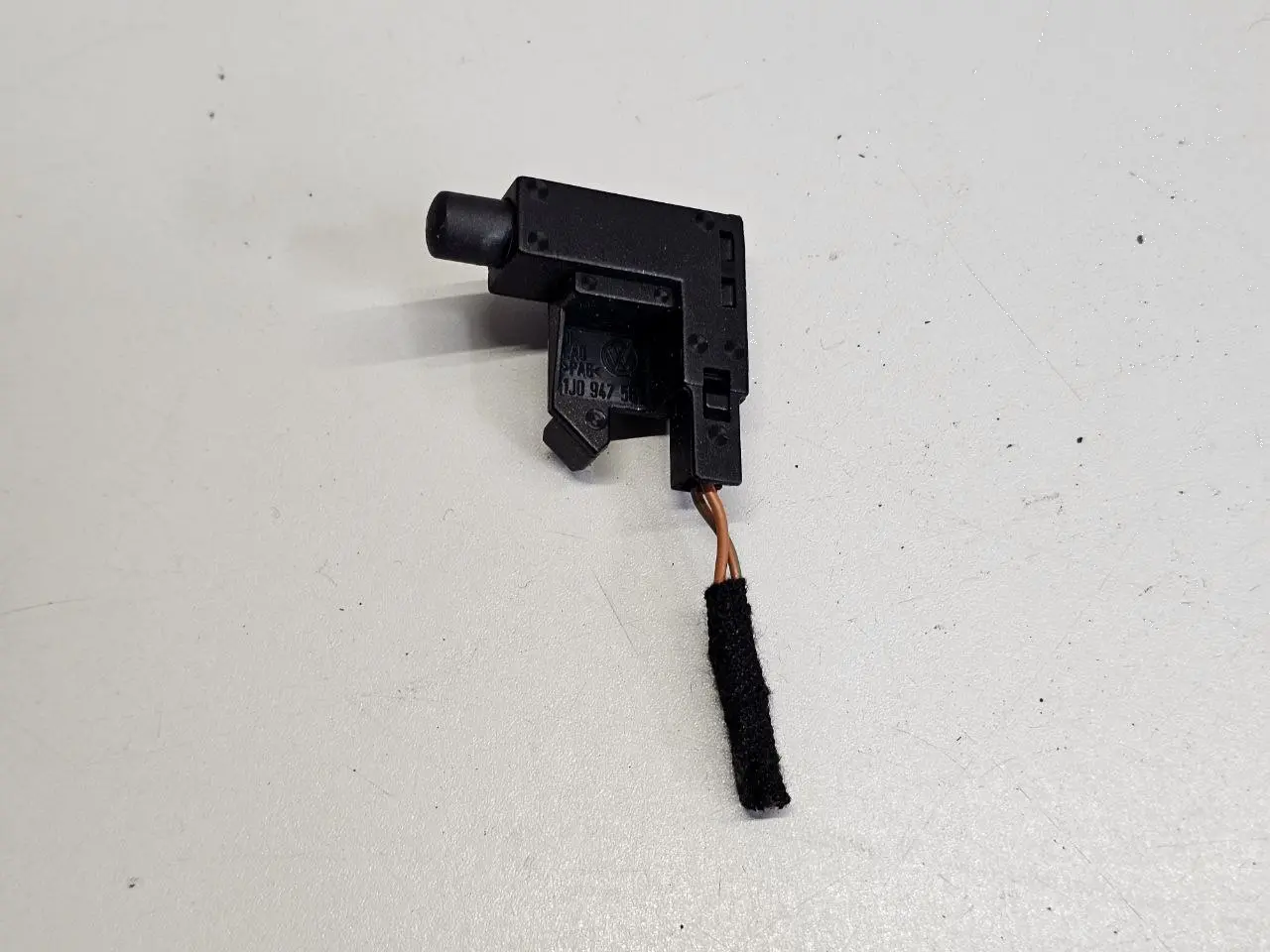 Kontaktschalter für Handbremse VW New Beetle 1C1 1.4 2004 1J0947561