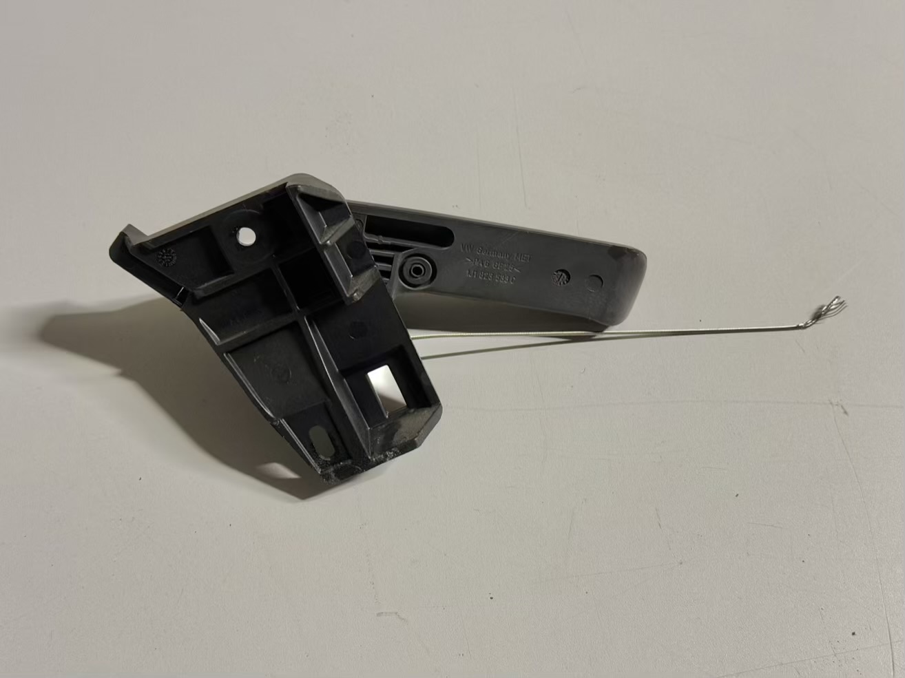 Griff Entriegelung Motorhaube Haubenzug VW Touran 1.6 FSI 1T1 2003 1J1823533C