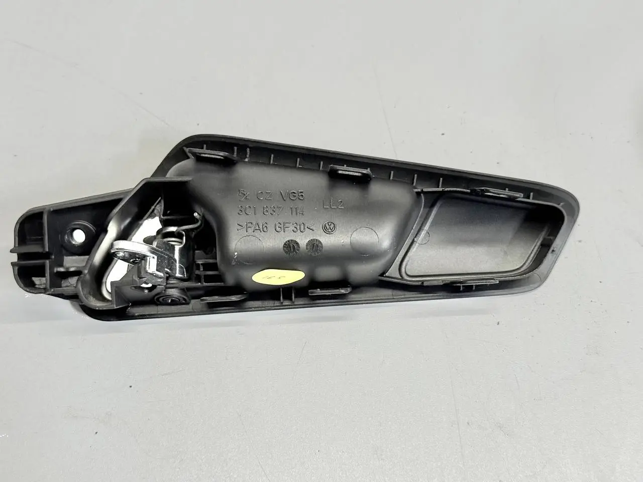 Tueroeffner innen vorne rechts VW Passat 3C Kombi 3C1837114