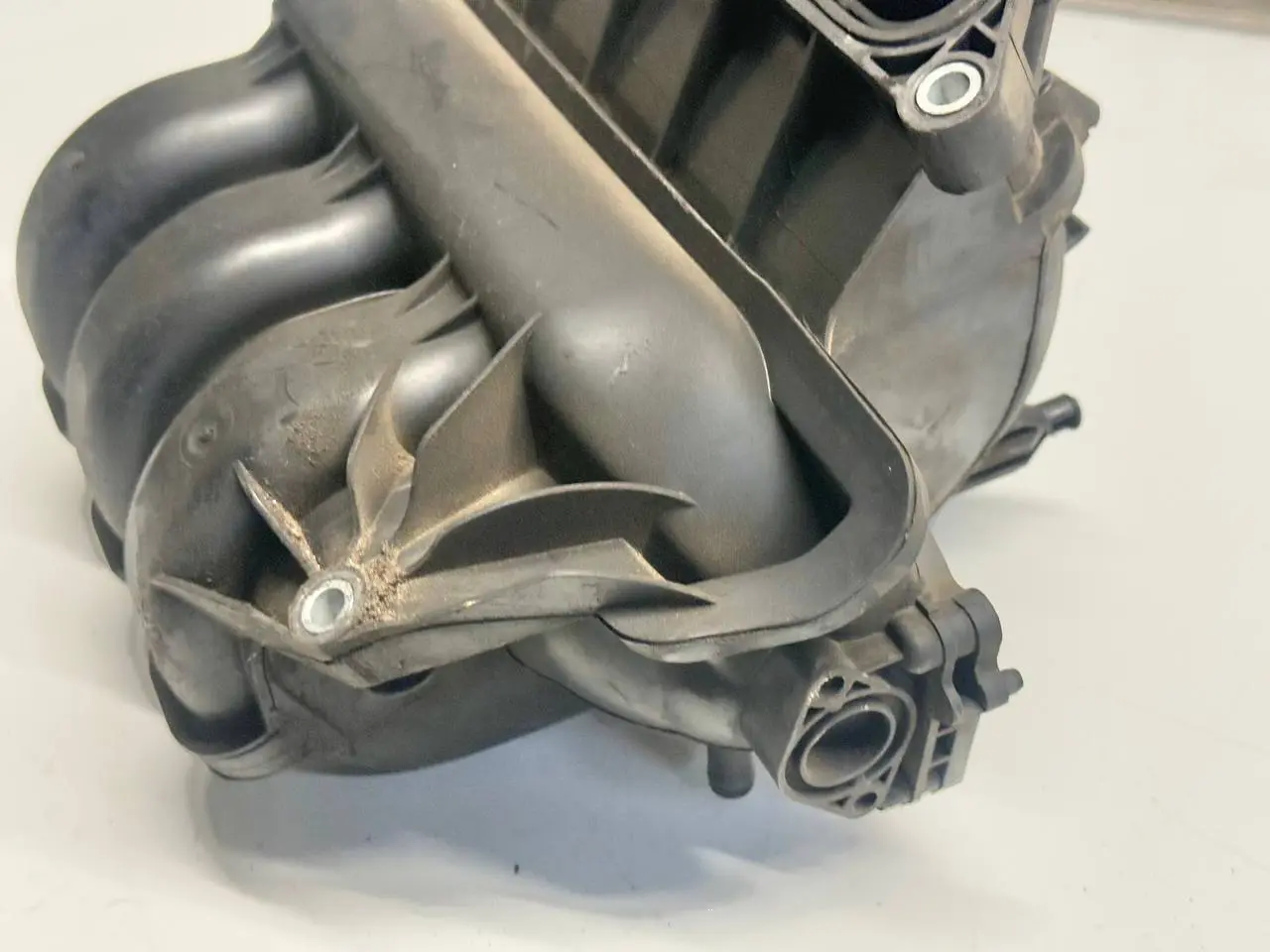 Ansaugkrümmer Ansaugbrücke Saugstutzen Polo VW Polo 9N1 1,2L 2002 03E129711D