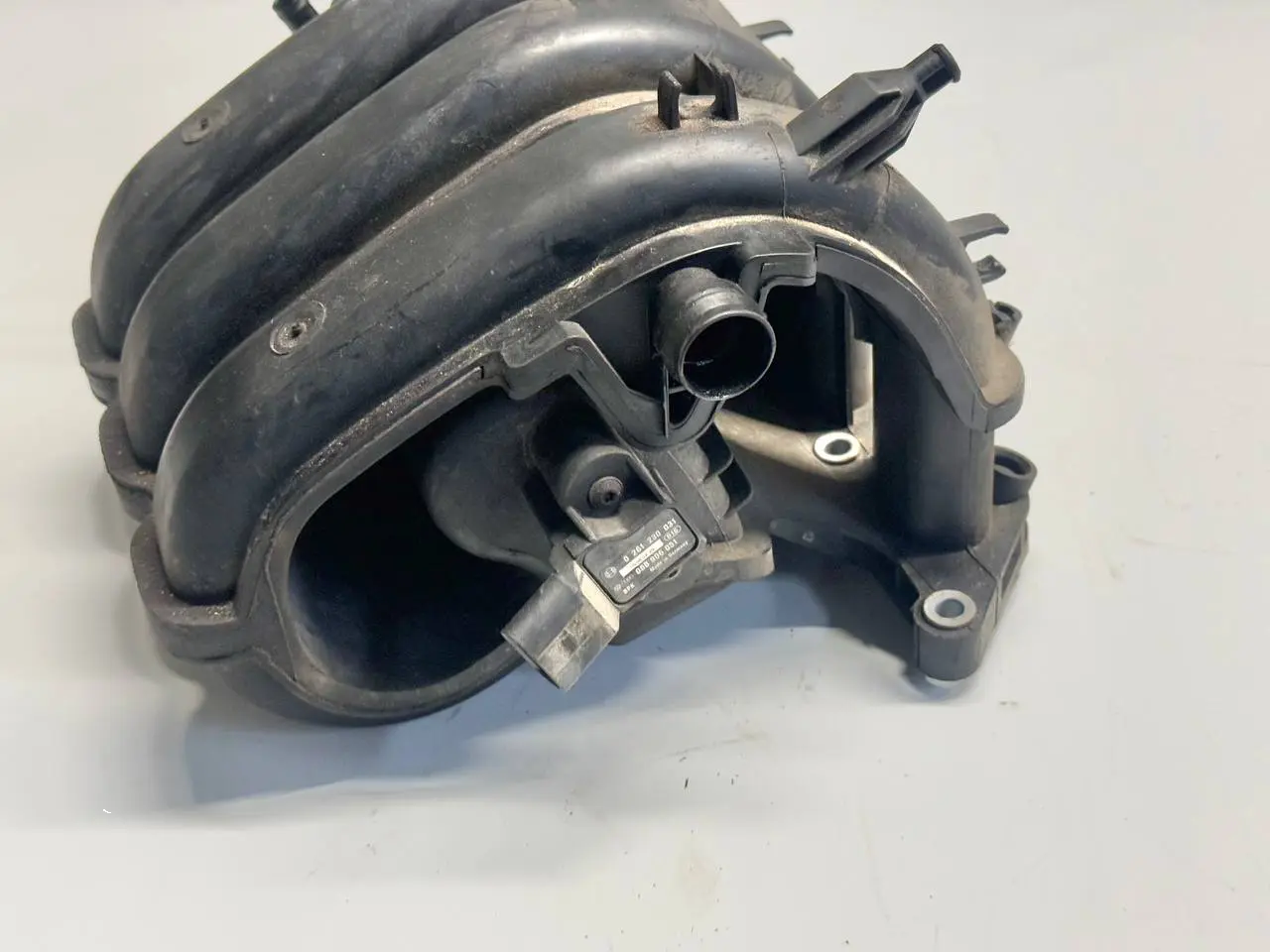Ansaugkrümmer Ansaugbrücke Saugstutzen Polo VW Polo 9N1 1,2L 2002 03E129711D