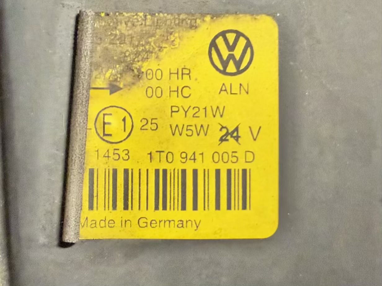 Scheinwerfer Frontscheinwerfer links VW Touran 1.6 FSI Trend 1T1 2003 1T0941005D