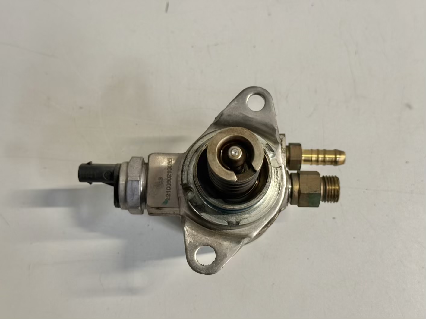 HOCHDRUCKPUMPE BENZINPUMPE VW Golf Plus 2009 1,4 TSI 03C127026M